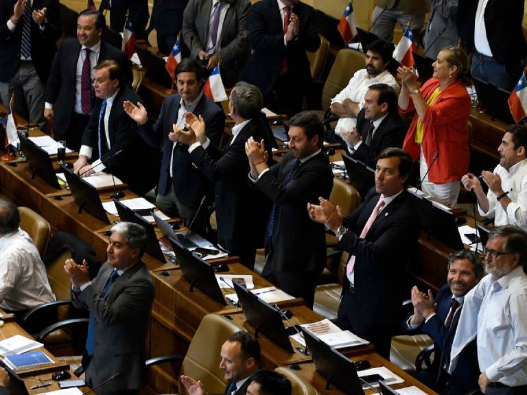 Diputados UDI suspenden participación en actos por los 50 años del Golpe de Estado tras renuncia de Patricio Fernández