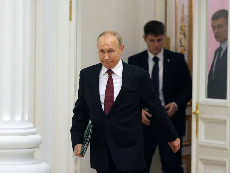 El presidente de Rusia, Vladimir Putin, llegando al consejo de defensa ruso