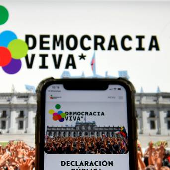Caso Convenios: Gobierno desmiente versión de exseremi Carlos Contreras sobre el convenio entre el Minvu y Democracia Viva 
