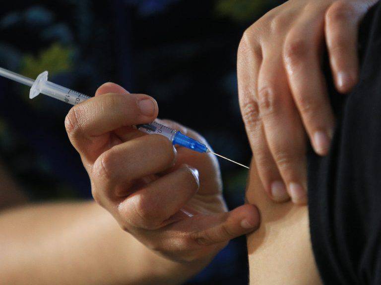 Infectólogo y vacunación en niños: «En los grupos susceptibles hay que poner el foco para poder controlar la pandemia»