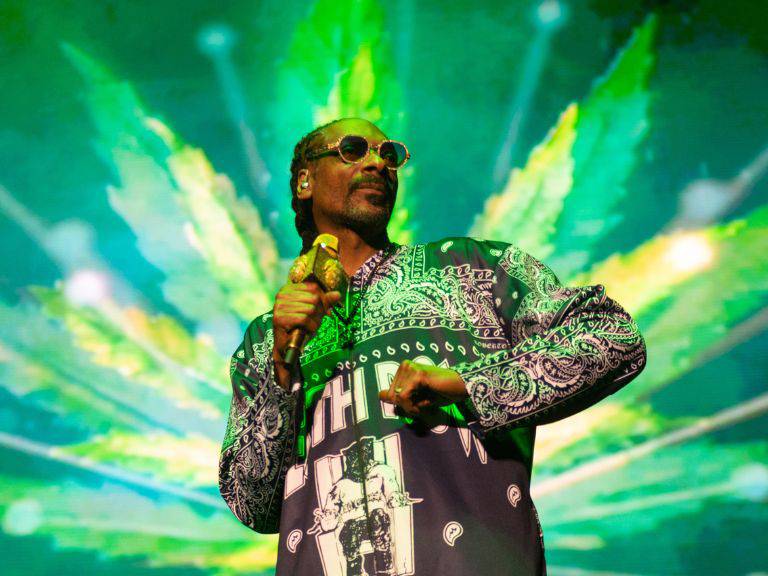 Engañó a todos: Snoop Dogg explica su polémica decisión respecto a dejar de fumar marihuana