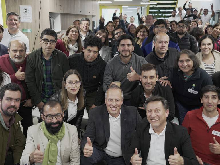Ahora los profes de Academia de Emprendedores llevan sus clases a regiones de Chile