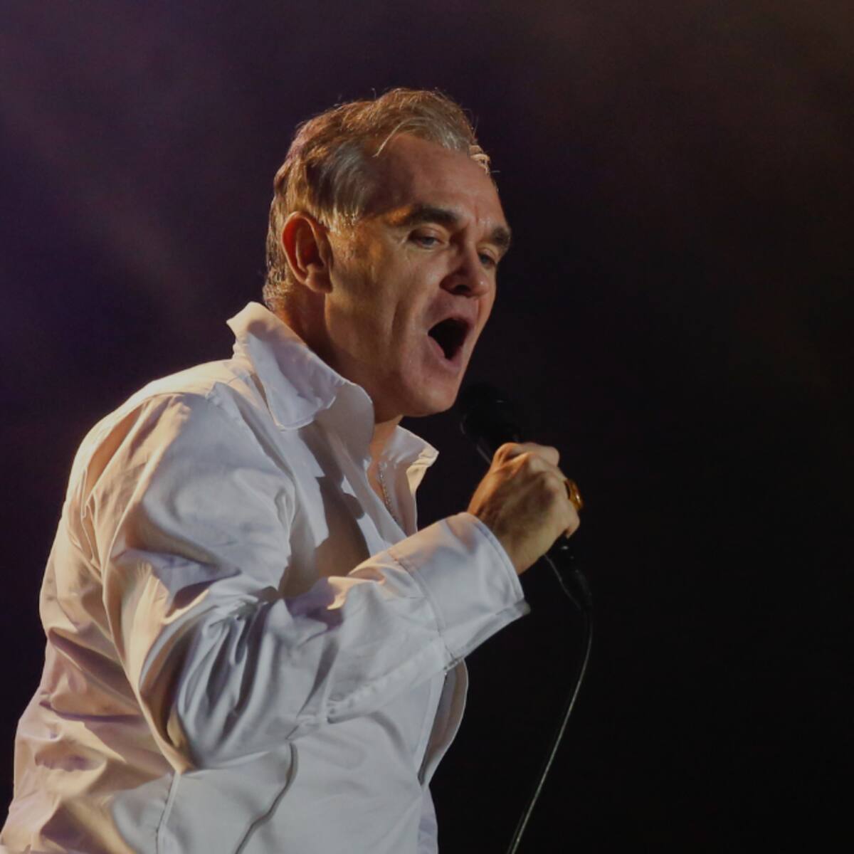 Morrissey lo vuelve a hacer: cancela concierto tras quedar “catatónico” al no pudo dormir por el ruido