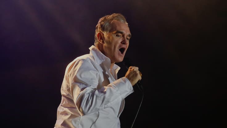 Morrissey lo vuelve a hacer: cancela concierto tras quedar “catatónico” al no pudo dormir por el ruido