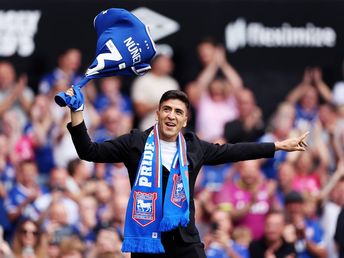 ¿Otra opción para Nicolás Córdova? Marcelino Núñez debuta en Ipswich Town con aplastante triunfo