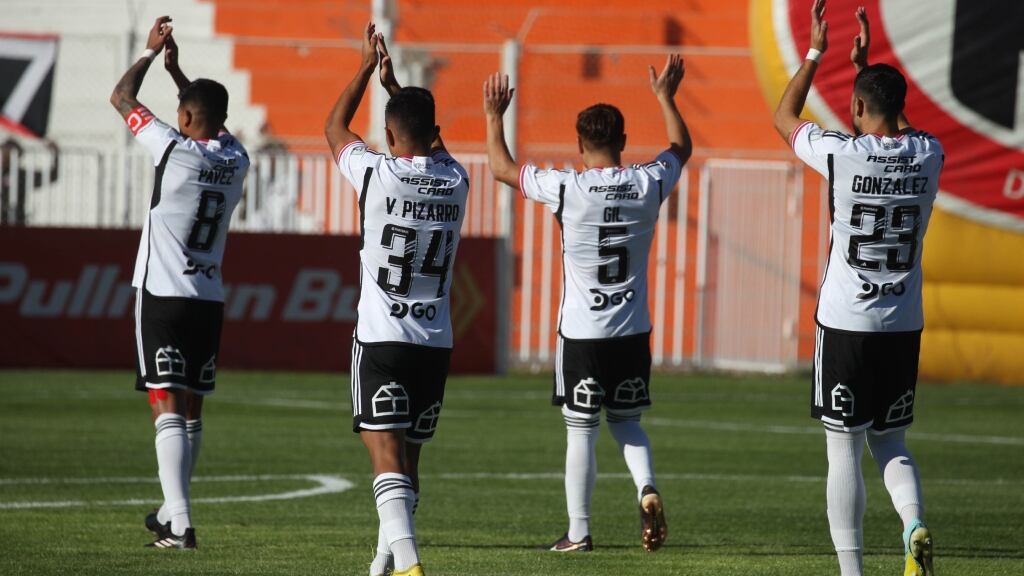Cambio de esquema incluído: la formación de Colo Colo para enfrentar a Colón en la despedida de Paredes
