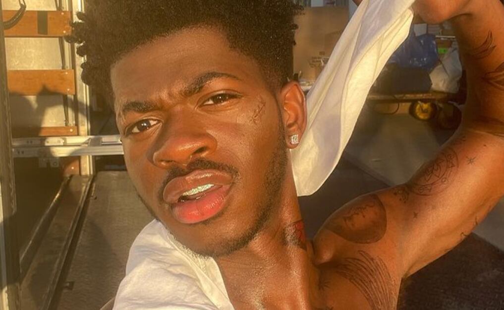 Rapero Lil Nas X descolocó a sus seguidores con fotos "embarazado"