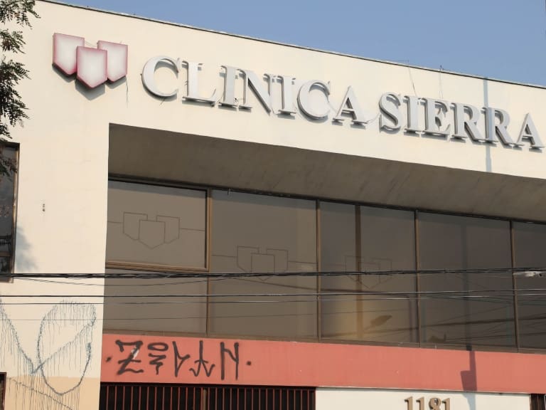 Exclínica Sierra Bella: Fiscalía señala que la directora de Salud de la Municipalidad de Santiago “tenía pleno conocimiento que el precio estaba abultado”