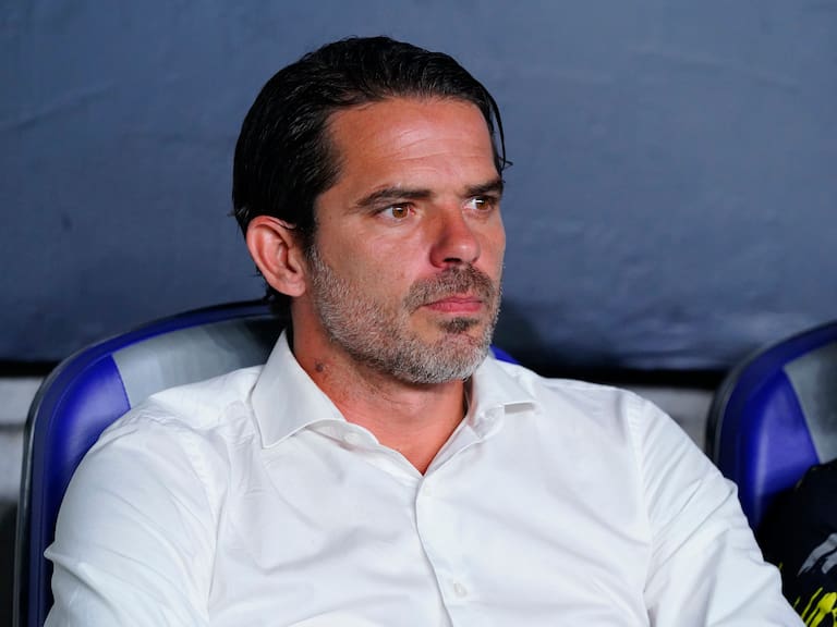 Fernando Gago llega a Chile para ser el nuevo DT de la U