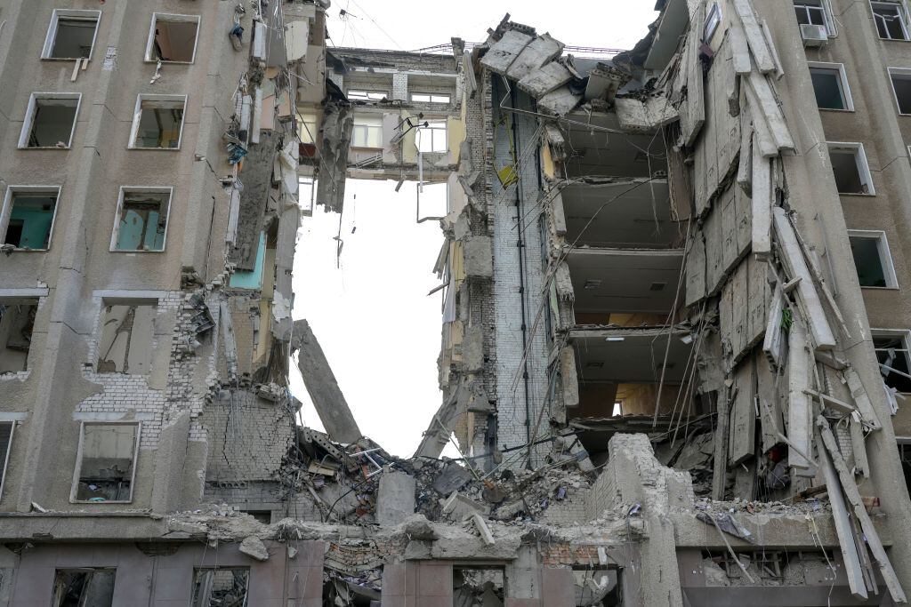 Los daños tras el ataque ruso a un edificio gubernamental en Mikolaiv