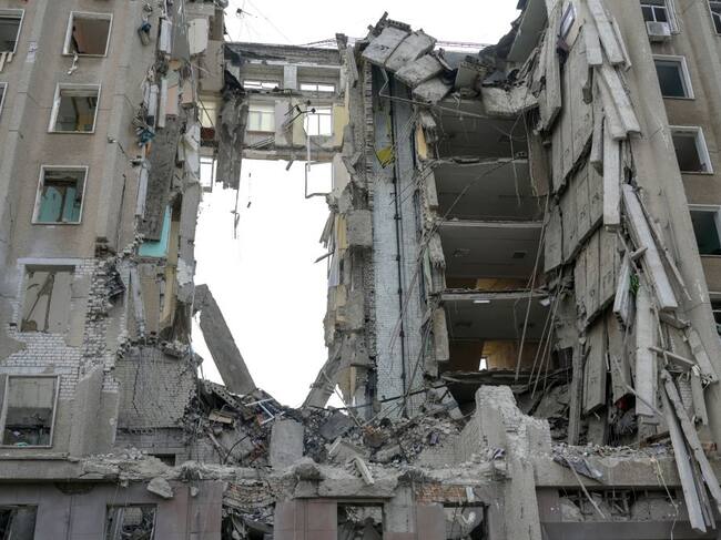 Los daños tras el ataque ruso a un edificio gubernamental en Mikolaiv