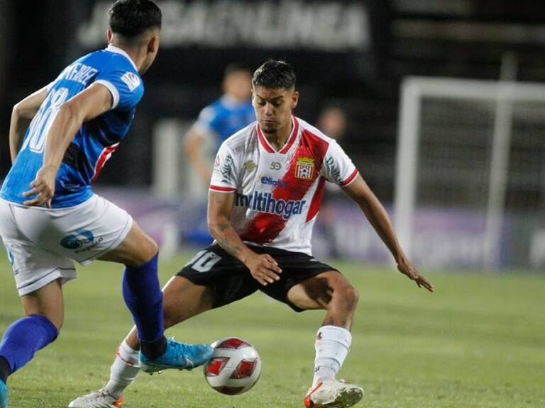 Huachipato tumbó a Curicó Unido como forastero y se situó sublíder del Campeonato Nacional 2023