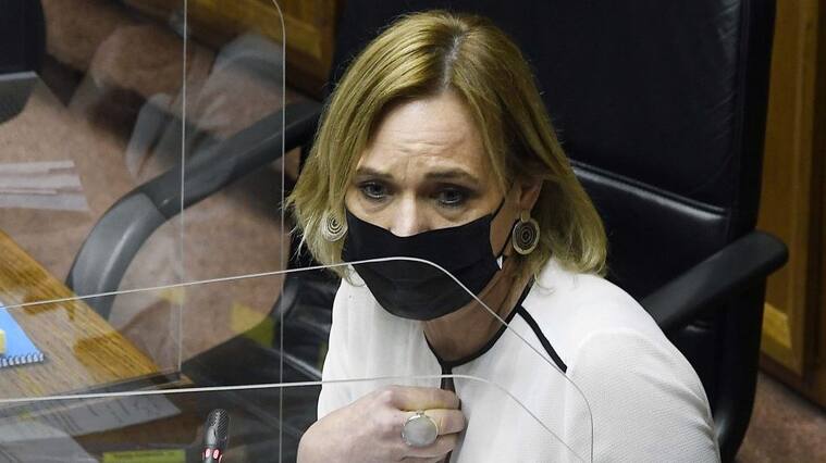 09 DE NOVIEMBRE DE 2021/VALPARAISOCarolina Goic en su invervención , durante el inicio de la votación cuarto retiro que se discute en el senado.
FOTO: PABLO OVALLE ISASMENDI/AGENCIAUNO