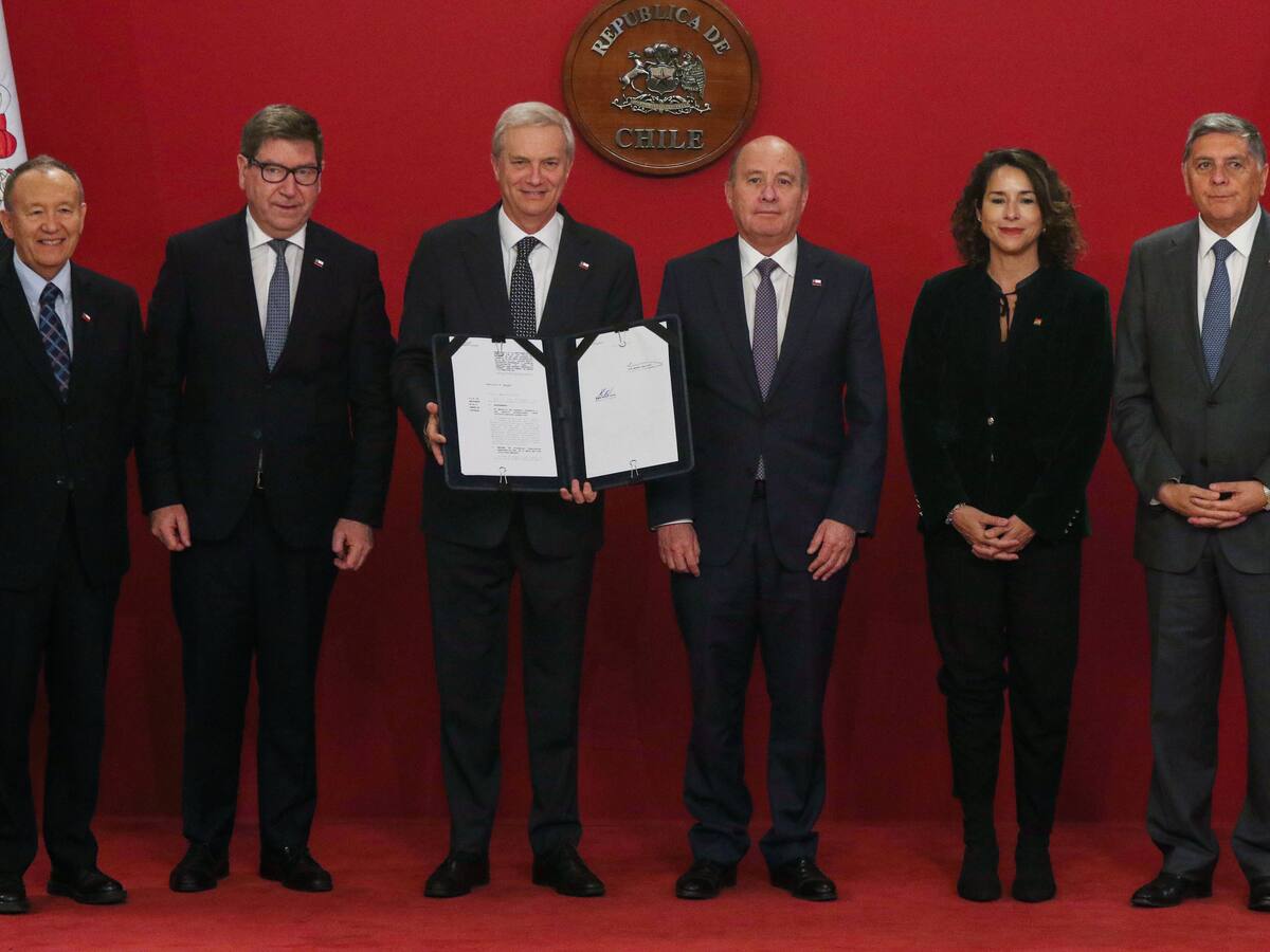 Exjefe de Empleo pone en duda los 100 mil puestos del “Plan Chile Despega”: “Es muy difícil”