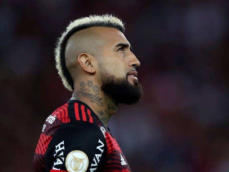 Hugo González y el eventual regreso de Arturo Vidal a Colo Colo: "Es un anhelo que tiene él"