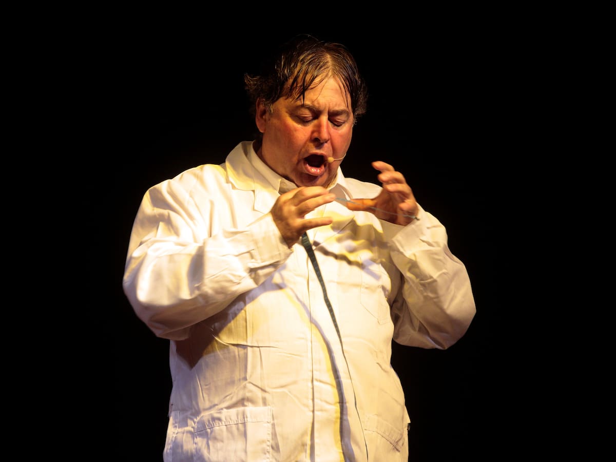 Ernesto Belloni alcanzó a actuar 15 minutos tras ser pifiado en el Festival de Iquique