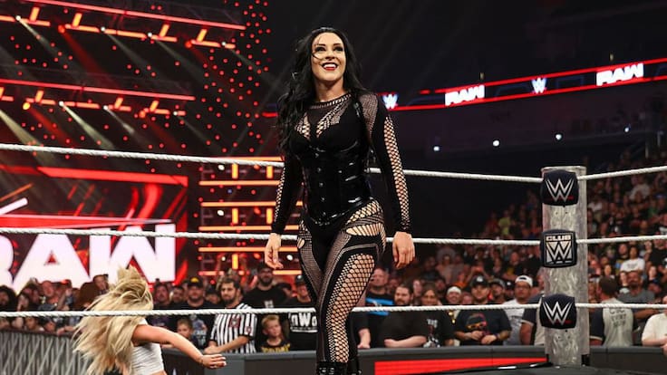 Stephanie Vaquer regresa a WWE con brutal ataque a Liv Morgan y va por el título mundial