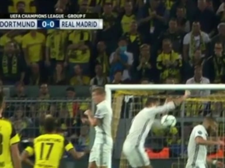 El error arbitral ante la escandalosa mano de Cristiano Ronaldo