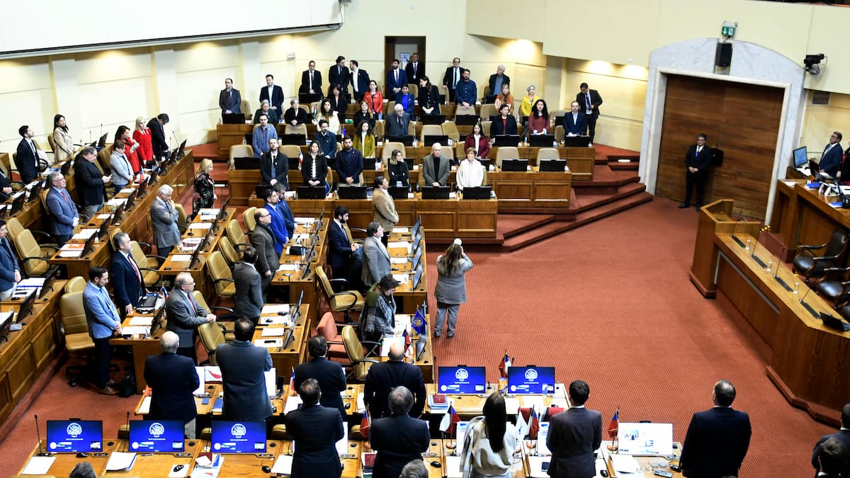 El “salvavidas” legislativo del Ejecutivo: La fórmula de La Moneda para evitar la desaparición de 13 partidos políticos