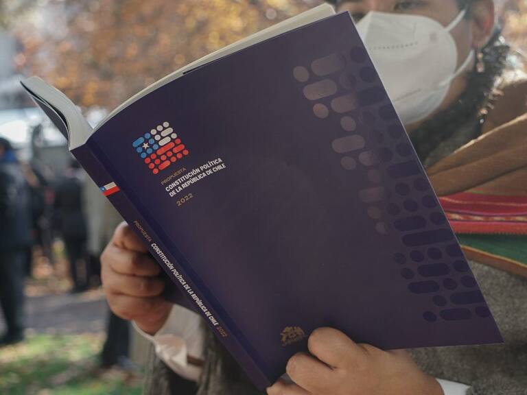 04 de Julio de 2022/SANTIAGOdurante la ceremonia de clausura y entrega de la propuesta oficial de la Nueva Constitución al Presidente de la República en el Ex Congreso
FOTO: FRANCISCO CASTILLO /AGENCIAUNO