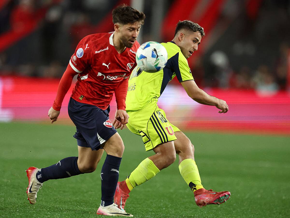 ¡Partido suspendido! Incidentes entre hinchas de la U e Independiente tiene en pausa la llave por Copa Sudamericana