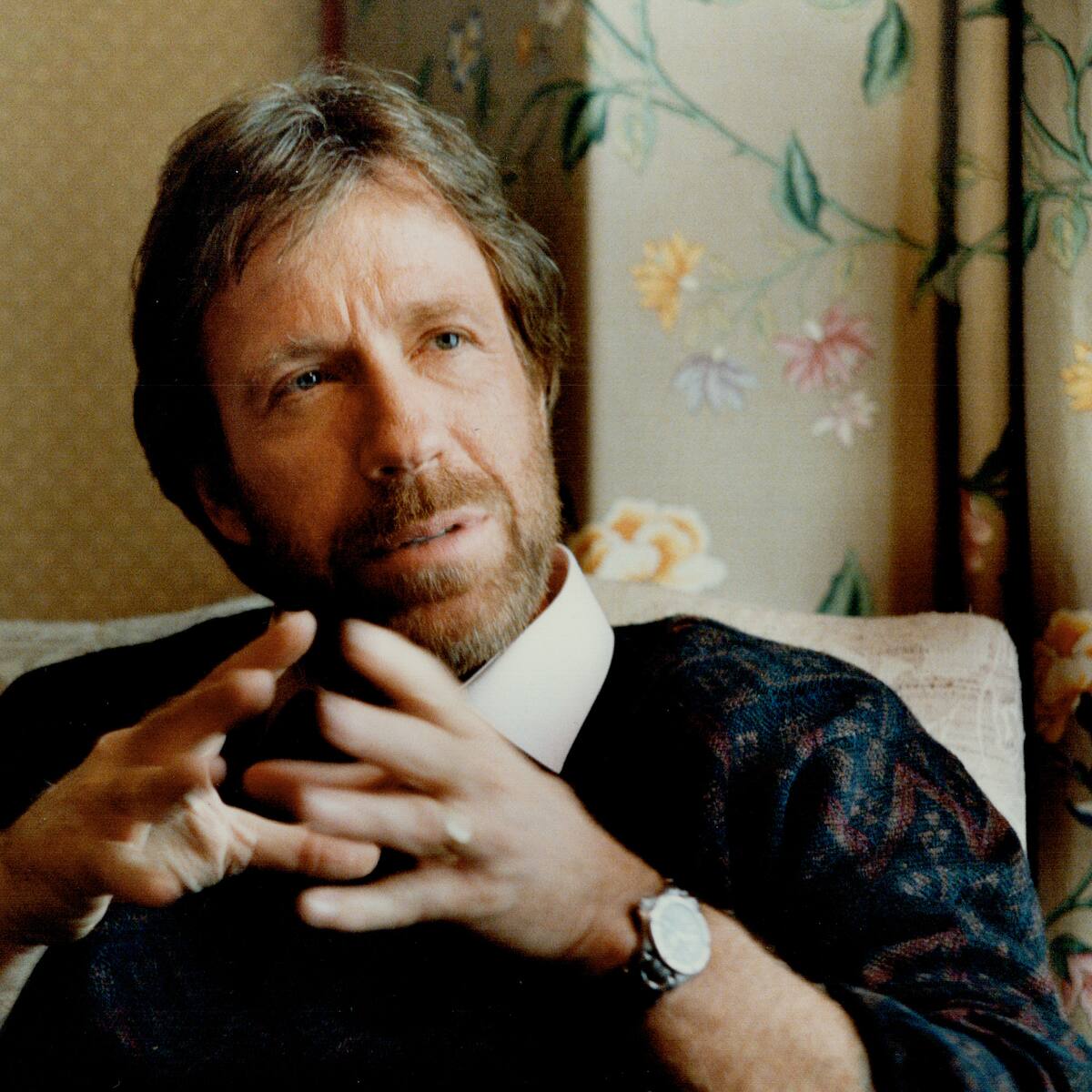 Familia de Chuck Norris alerta por videos falsos tras su muerte
