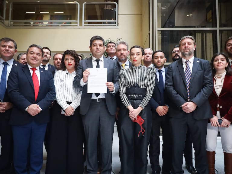 Diputados oficialistas, libertarios y del PDG piden al Presidente Kast indultar a uniformados condenados por su actuar en el estallido social