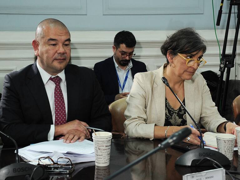 Agencia Uno | Superintendente de Salud, Víctor Torres, y la ministra de Salud, Ximena Aguilera