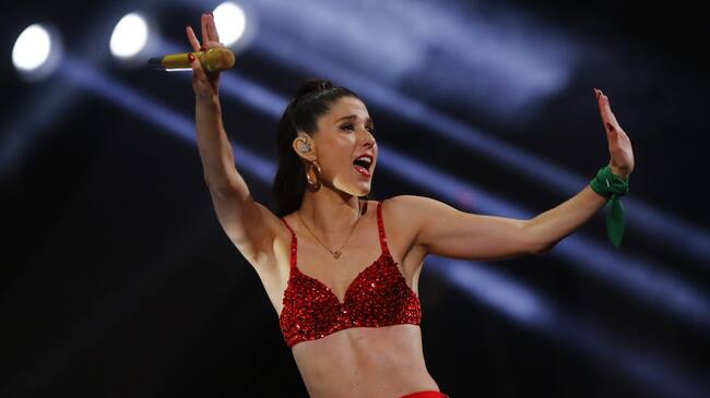 24 DE FEBRERO DE 2020/VIÑA DEL MARLa cantante chilena Francisca Valenzuela, durante la segunda noche del Festival de Viña del Mar 2020, realizado en la Quinta Vergara.
FOTO: LEONARDO RUBILAR CHANDIA/AGENCIAUNO