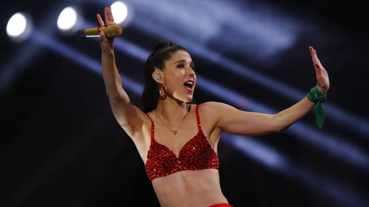 24 DE FEBRERO DE 2020/VIÑA DEL MARLa cantante chilena Francisca Valenzuela, durante la segunda noche del Festival de Viña del Mar 2020, realizado en la Quinta Vergara.
FOTO: LEONARDO RUBILAR CHANDIA/AGENCIAUNO