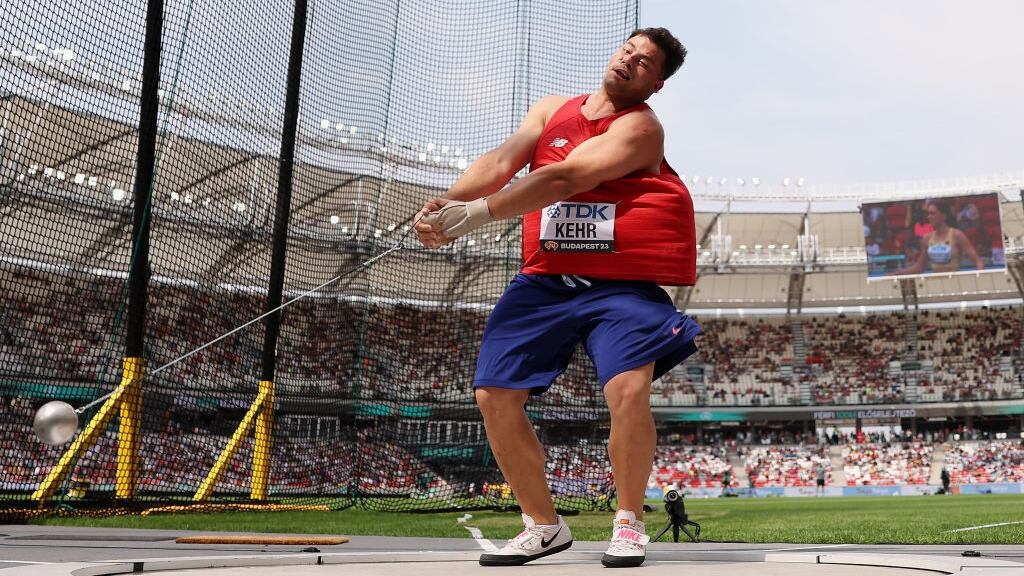 Gabriel Kehr clasifica a la final del lanzamiento del martillo en el Mundial de Atletismo