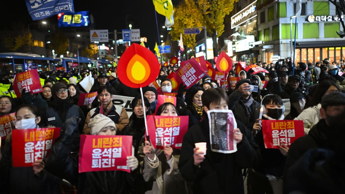 Corea del Sur: sábado se decidiría destitución del presidente por aplicar la ley marcial