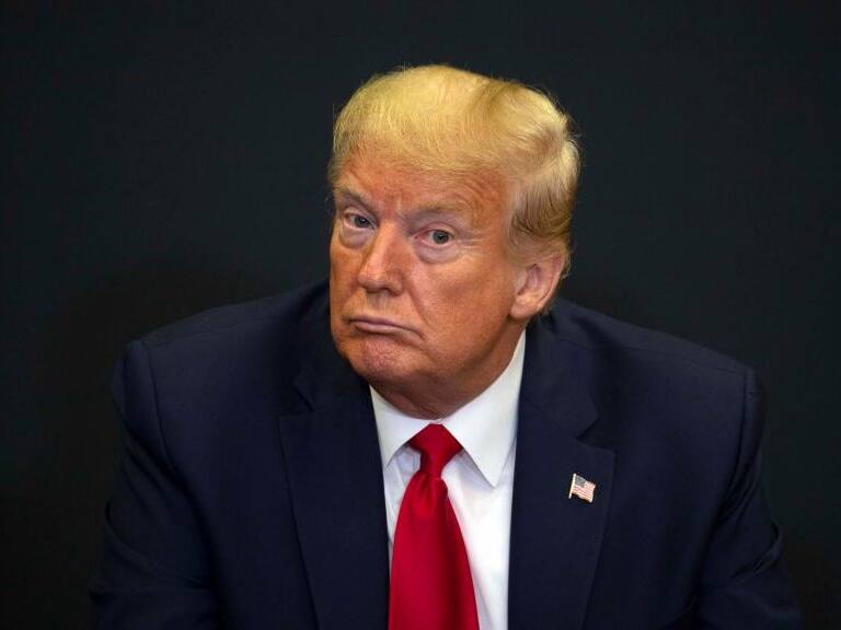 Orden de Trump contra redes sociales apuntaría a una ley federal que las exime de responsabilidad por el material que suben sus usuarios