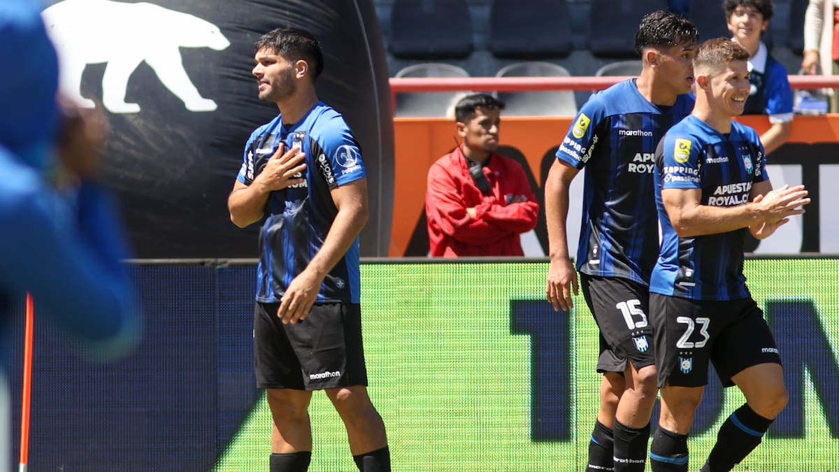 Huachipato trepa a la cima de la Liga de Primera tras remontar ante un Palestino que sigue sin triunfos