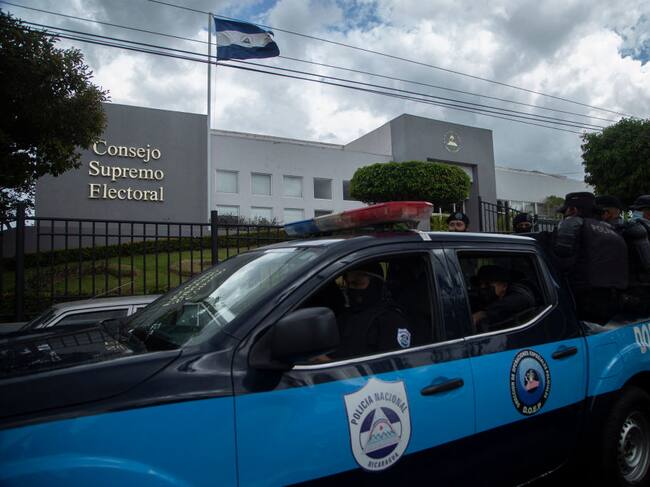 La policía nicaragüense custodia el acceso al tribunal electoral