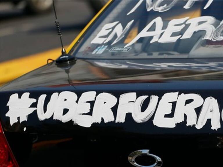 Taxistas bajaron el paro tras reunión con ministerio de Transportes