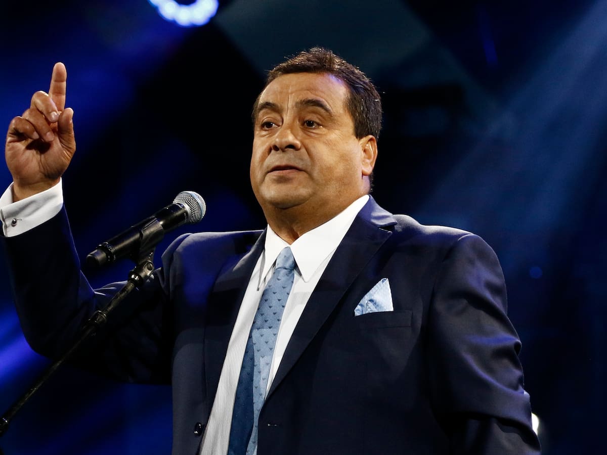 Cancelan otra presentación de Dino Gordillo tras polémica por beso a menor durante un show
