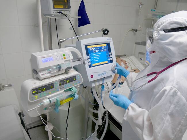 Paciente Covid-19 es atendido en un Hospital de Ivano-Frankivsk