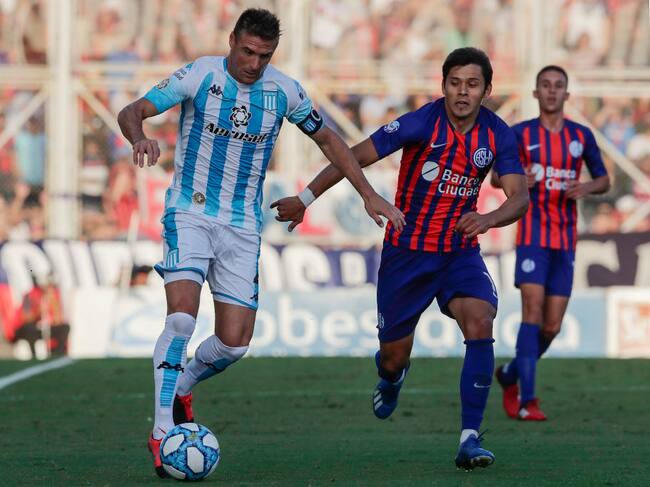 San Lorenzo y Racing Club juegan en la Superliga de Argentina