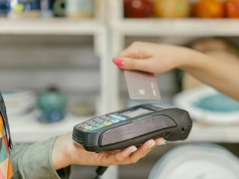 Cómo conseguir tu primera tarjeta de crédito sin complicaciones