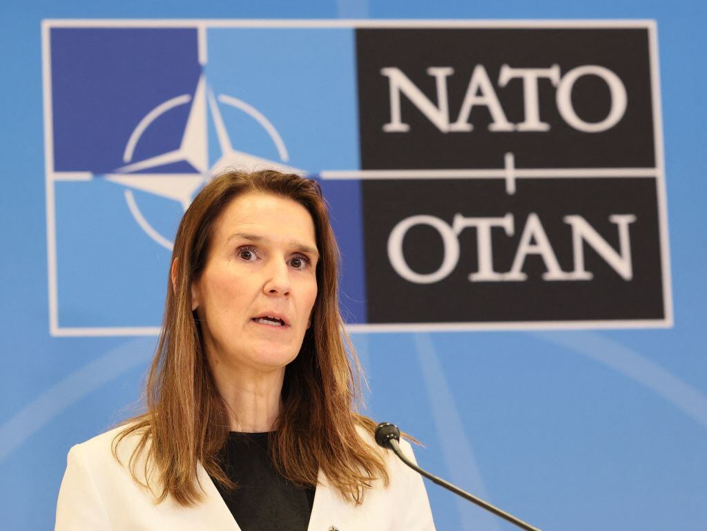 La ministra de relaciones exteriores belga Sophie Wilmes en cita de la OTAN