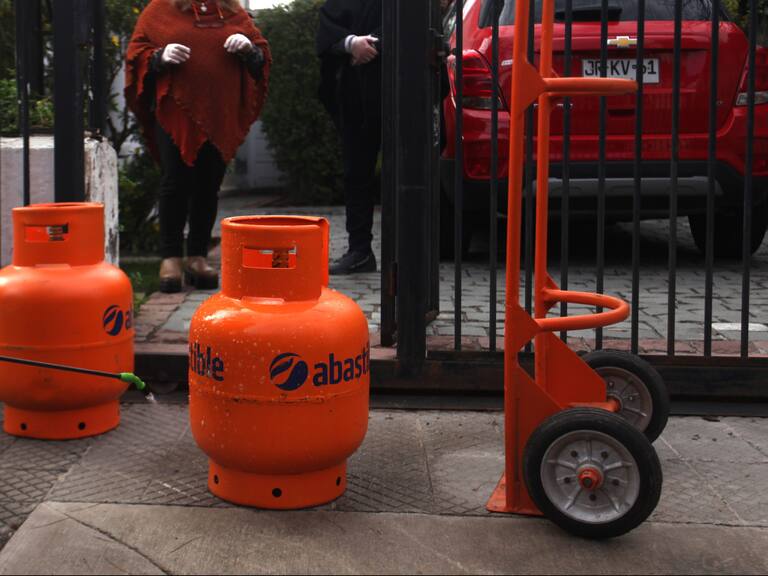 «Gas popular»: Contraloría advirtió a las municipalidades que no tienen las facultades para comercializar bajo la normativa actual