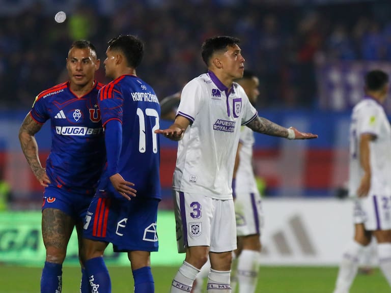 Árbitro revela insulto que provocó la expulsión de Diego Carrasco ante la U de Chile