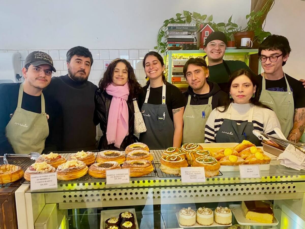 “Pensé que me estaba bromeando”: dueños de cafetería revela cómo fue la inesperada visita de Rosalía en Chile