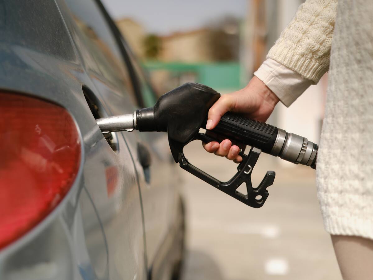 Baja el precio de la bencina en Chile esta semana: ¿Cuánto costará el combustible?