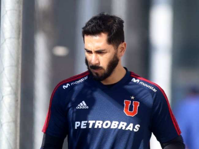 “Son muy pencas, da rabia”: Johnny Herrera golpea la mesa por posible suspensión del U de Chile-Cobresal en el Estadio Nacional