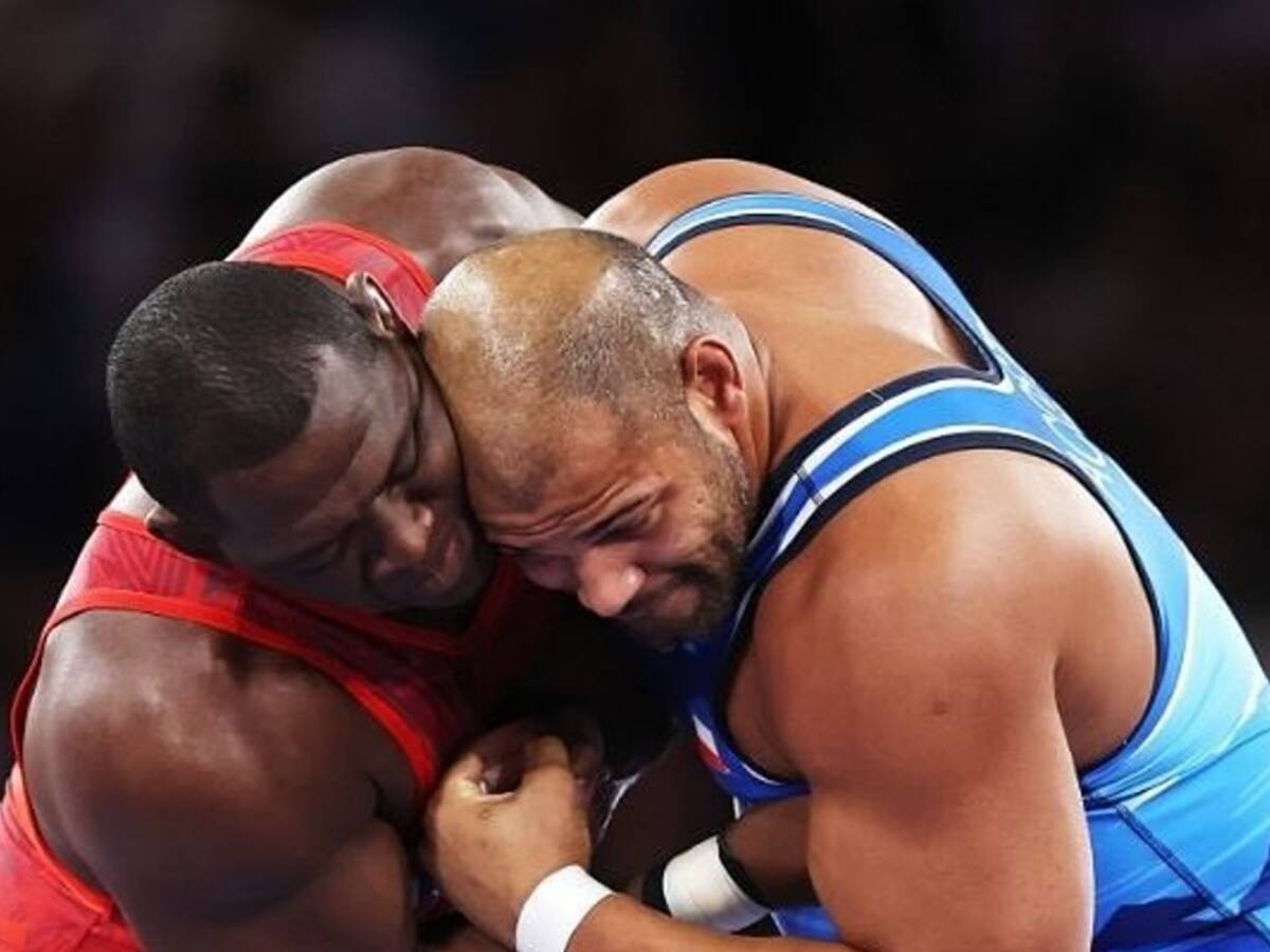Leyenda de la WWE se deshace en elogios ante lucha entre Yasmani Acosta y Mijaín López en los Juegos Olímpicos de París 2024