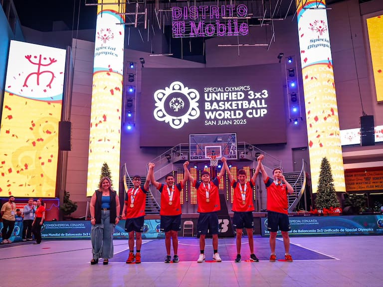 Equipo de básquetbol 3x3 de Olimpiadas Especiales Chile logra el título del Mundial de la especialidad