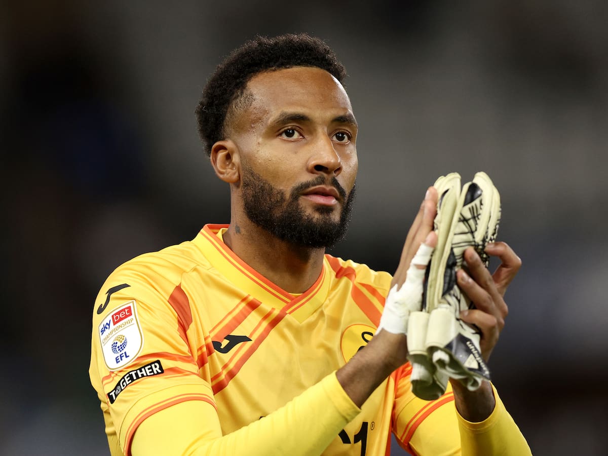 Lawrence Vigouroux se consolida como el mejor portero de Championship y se gana el reconocimiento de la liga