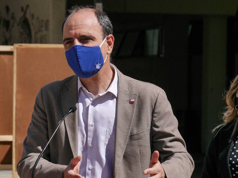 02 DE OCTUBRE DE 2020 / VALPARAISOMinistro Secretario General de la Presidencia Cristian Monckeberg habla con la prensa, durante visita a centro de votación, donde se realizo una simulación de la misma y se revisar las medidas de seguridad para el próximo plebiscito
FOTO: SANTIAGO MORALES / AGENCIAUNO